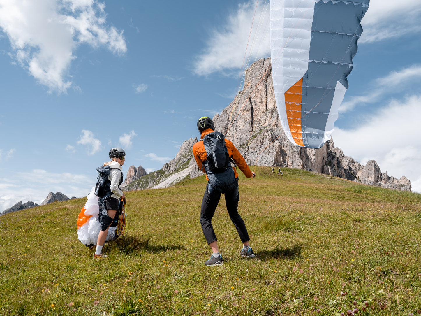Skywalk SLEEVE – Ultralight Paragliding Harness for Hike & Fly